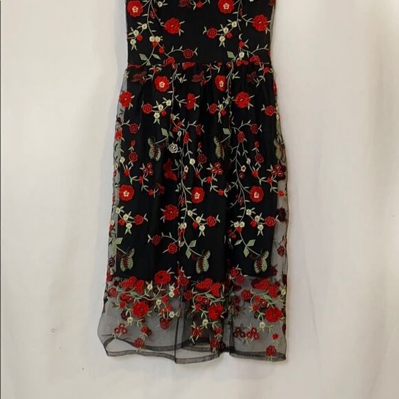 Zara Black Party dress with red embroidered flowers cute for dinner size 2 - Picture 3 of 7